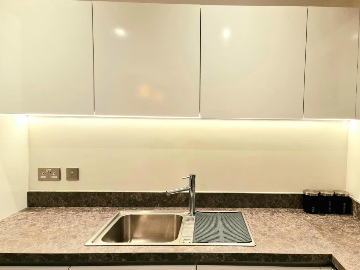 Exquisite Cosy 2-Bed Apartment In Salford Манчестер Екстер'єр фото
