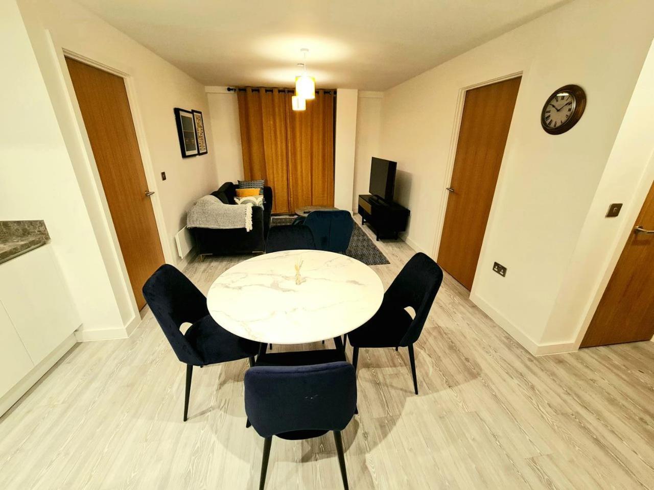 Exquisite Cosy 2-Bed Apartment In Salford Манчестер Екстер'єр фото