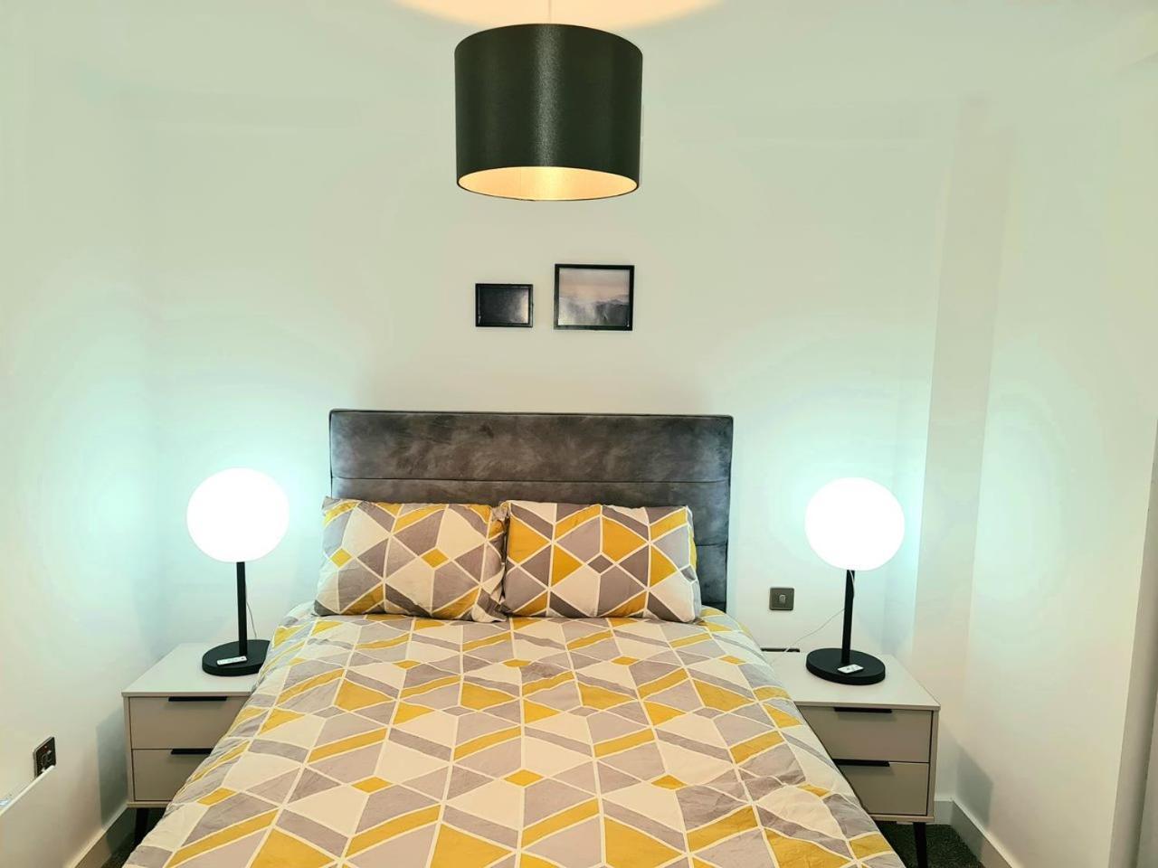 Exquisite Cosy 2-Bed Apartment In Salford Манчестер Екстер'єр фото